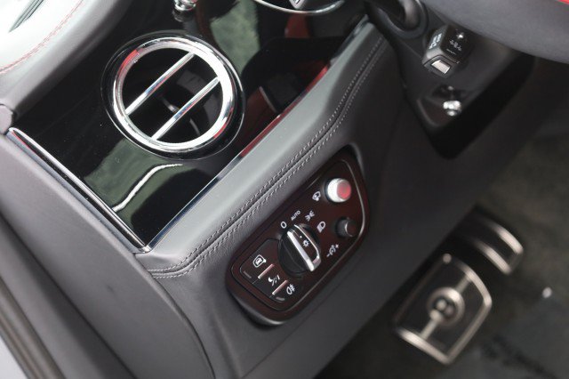 Used 2023 Bentley Bentayga AWD/4WD image 27