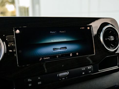 Used 2024 Mercedes-Benz Sprinter 3500 image 67