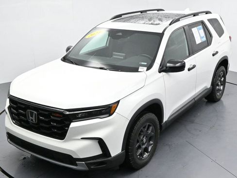 Used 2024 Honda Pilot TrailSport image 49