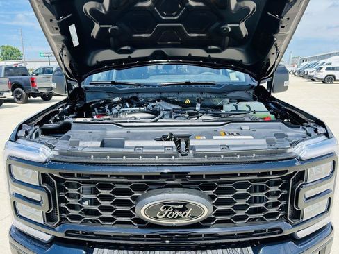 New 2025 Ford F250 Lariat w/ Black Appearance Package image 46