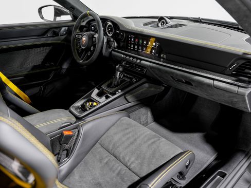 Used 2025 Porsche 911 GT3 RS image 32