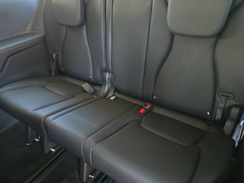 New 2026 Kia Carnival SX w/ SX Dark Edition Package FWD image 12