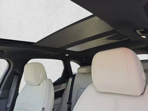 Used 2026 Jaguar F-PACE R-Dynamic S AWD/4WD image 27