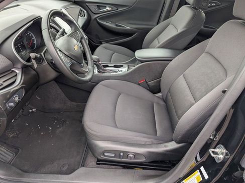 Used 2024 Chevrolet Malibu RS image 3