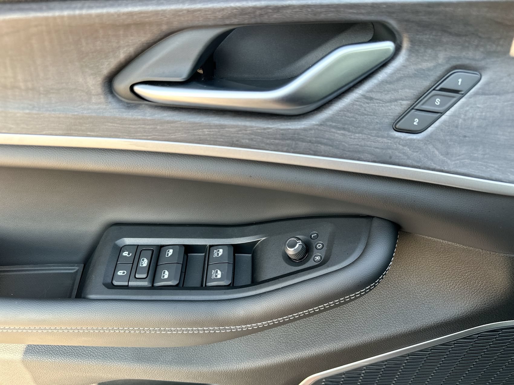 New 2023 Jeep Grand Cherokee 4WD 4xe image 13