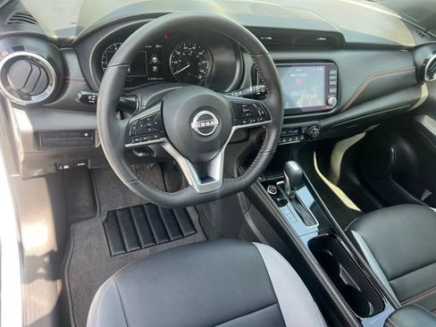 Used 2024 Nissan Kicks SR w/ SR Premium Package FWD image 13