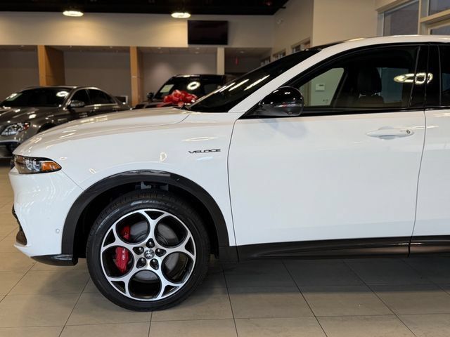 Used 2024 Alfa Romeo Tonale Veloce w/ Active Assist Package AWD/4WD image 8