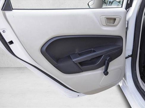 Used 2013 Ford Fiesta S image 19