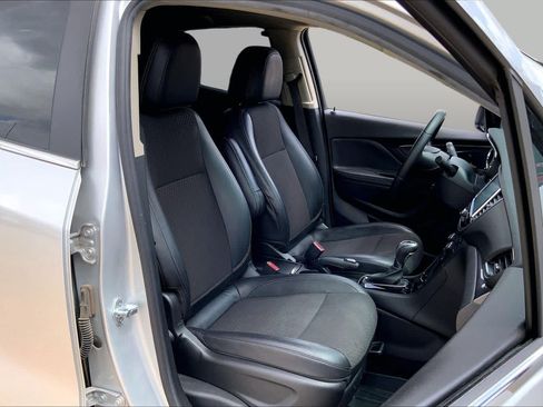 Used 2021 Buick Encore Preferred FWD image 9