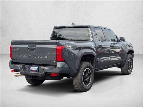 Used 2025 Toyota Tacoma TRD Off-Road AWD/4WD image 5
