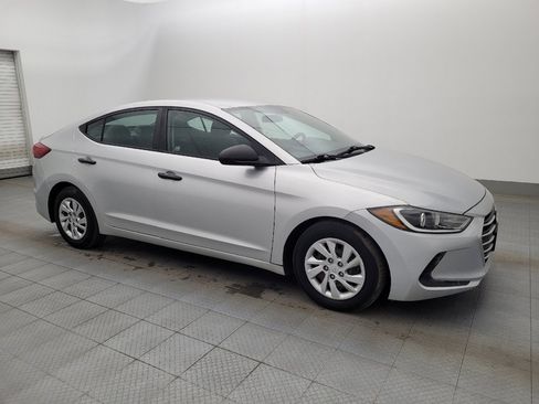 Used 2017 Hyundai Elantra SE image 11