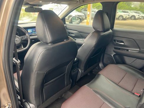 Certified 2025 Nissan Kicks SR AWD/4WD image 9