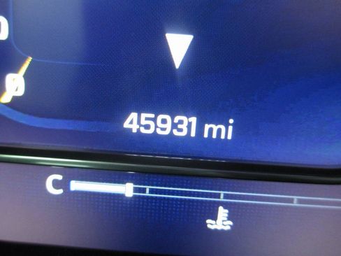 Used 2024 Chevrolet Silverado 2500 LTZ w/ LTZ Convenience Package image 34