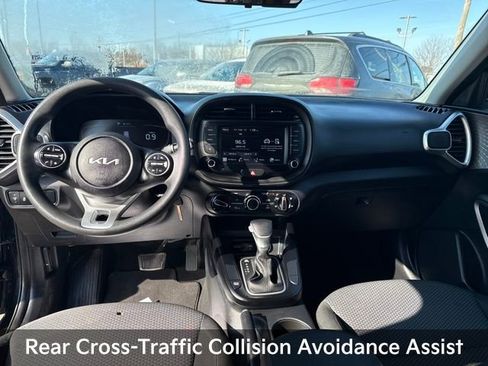 Used 2023 Kia Soul LX w/ LX Technology Package image 16