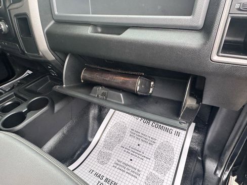 Used 2017 RAM 2500 Tradesman w/ Chrome Appearance Group image 31