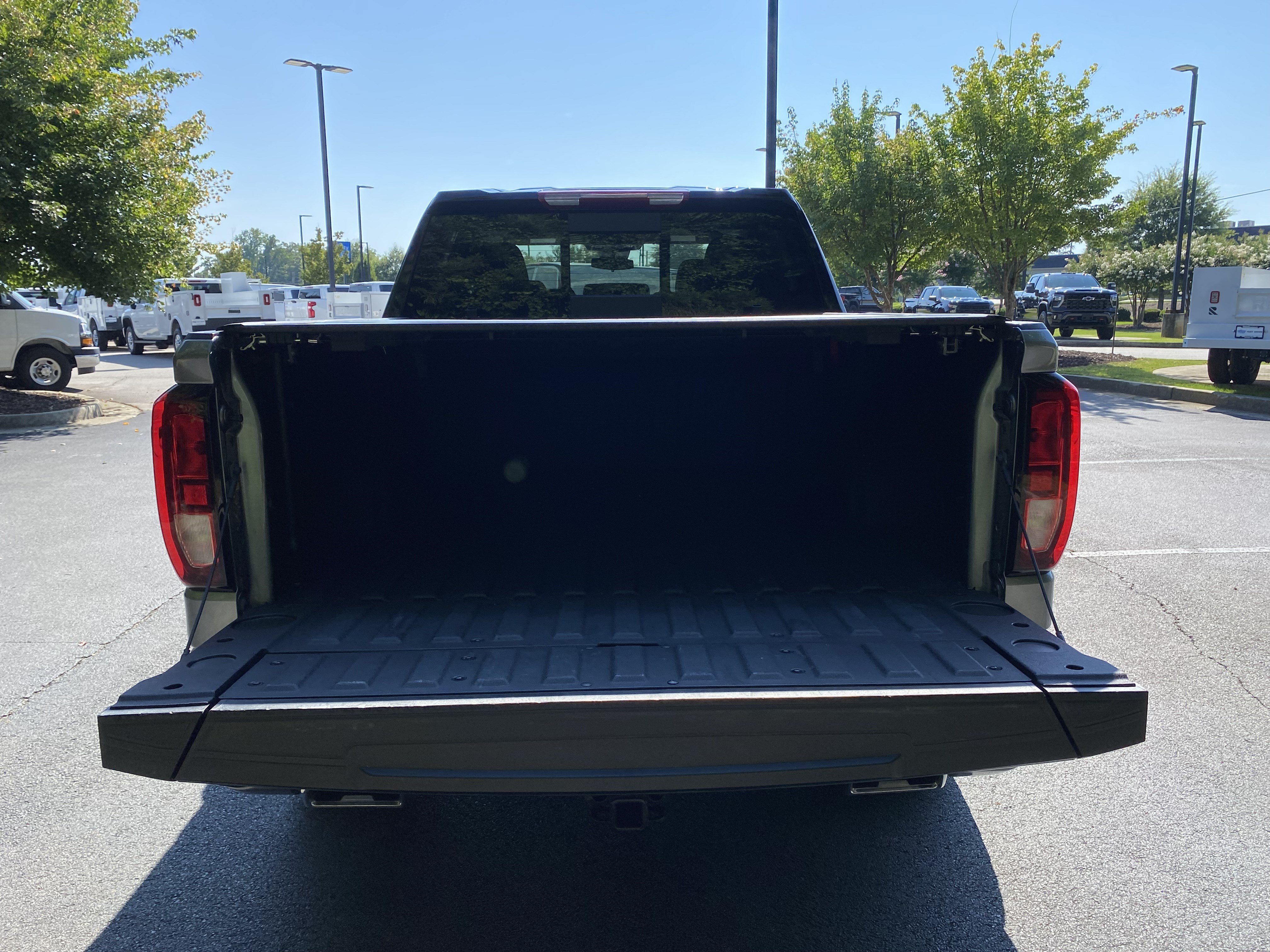 Used 2024 GMC Sierra 1500 Elevation w/ Preferred Package AWD/4WD image 12