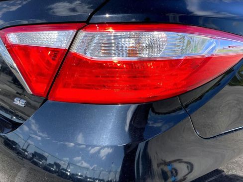 Used 2017 Toyota Camry SE FWD image 30