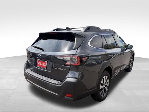 Used 2024 Subaru Outback Premium AWD/4WD image 4