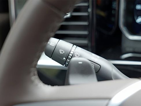 New 2026 GMC Sierra 1500 SLT image 16