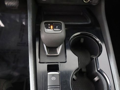 Used 2022 Nissan Rogue SV image 42