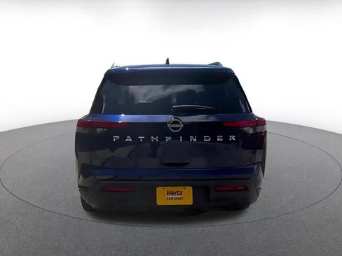 Used 2025 Nissan Pathfinder SV FWD image 12