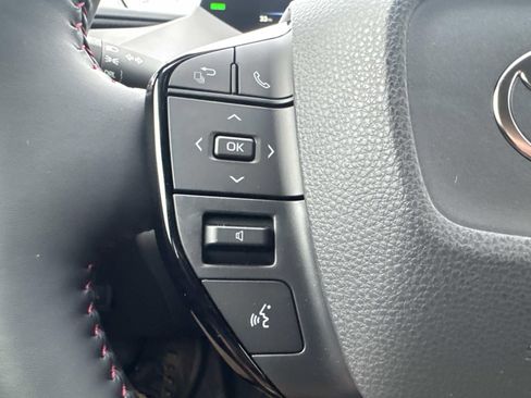 New 2026 Toyota Prius Plug-In Hybrid FWD image 12