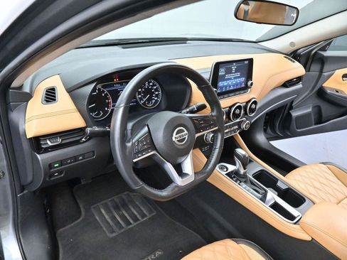 Used 2023 Nissan Sentra SV w/ SV Premium Package FWD image 12