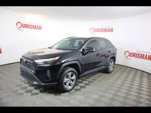 Used 2025 Toyota RAV4 XLE image 4