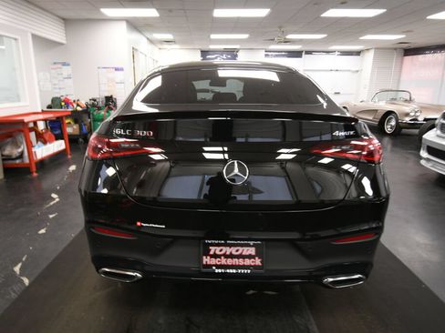 Used 2025 Mercedes-Benz GLC 300 4MATIC image 7