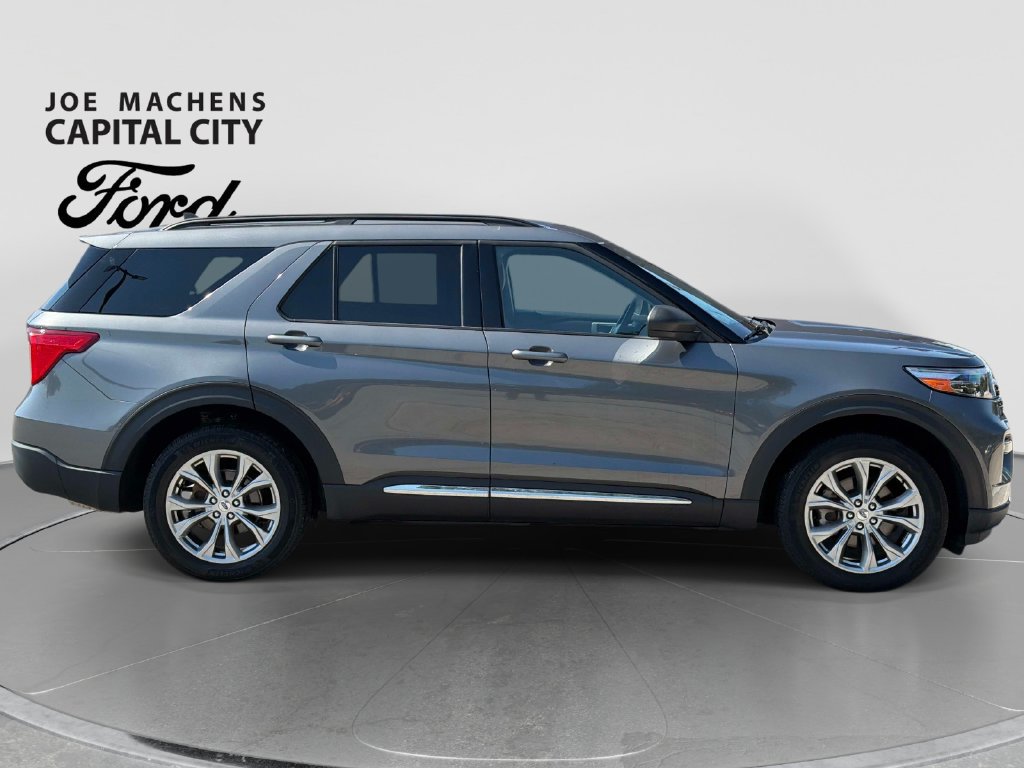 Used 2023 Ford Explorer XLT w/ Equipment Group 202A AWD/4WD image 3
