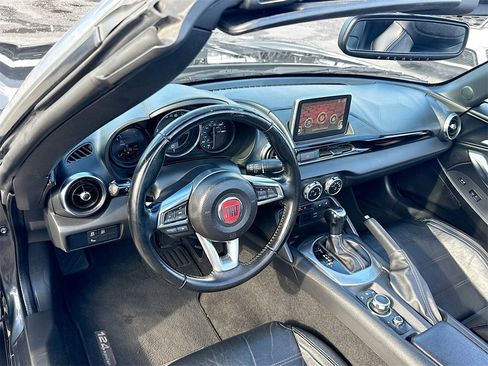 Used 2017 FIAT 124 Spider Lusso image 10