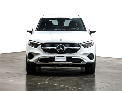 Certified 2025 Mercedes-Benz GLC 300 image 5