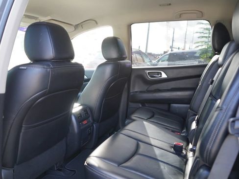 Used 2017 Nissan Pathfinder SL FWD image 15