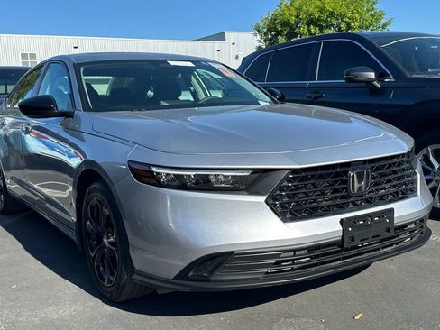 Used 2025 Honda Accord SE image 1