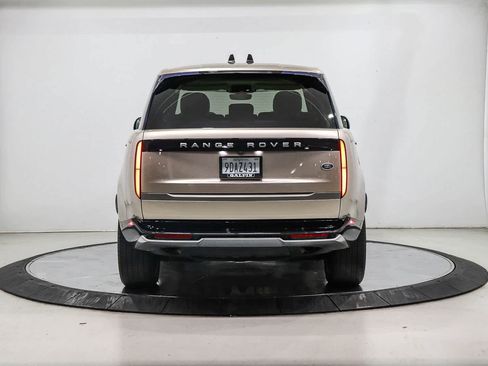 Used 2023 Land Rover Range Rover SE AWD/4WD image 3