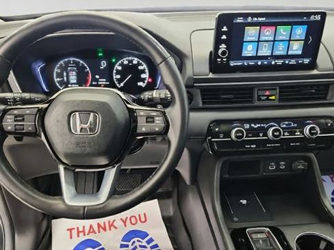 Used 2025 Honda Pilot Touring image 15