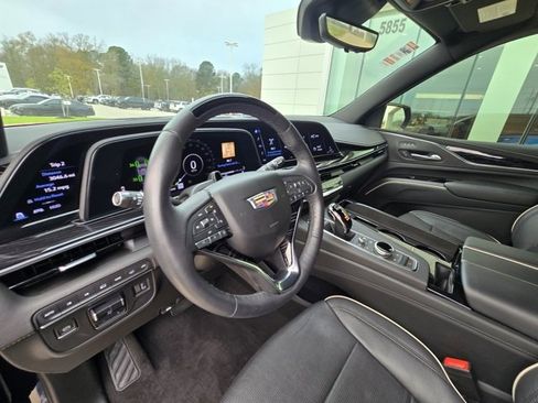 Used 2023 Cadillac Escalade Sport w/ LPO, ONYX Package image 12