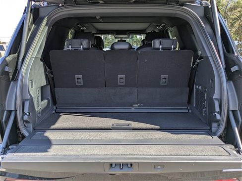 New 2025 Lincoln Navigator Reserve w/ Jet Appearance Package image 12