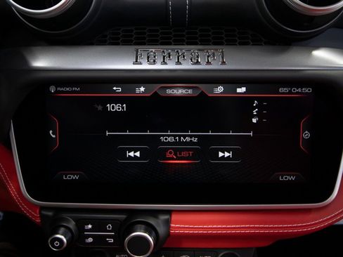 Used 2019 Ferrari Portofino image 32