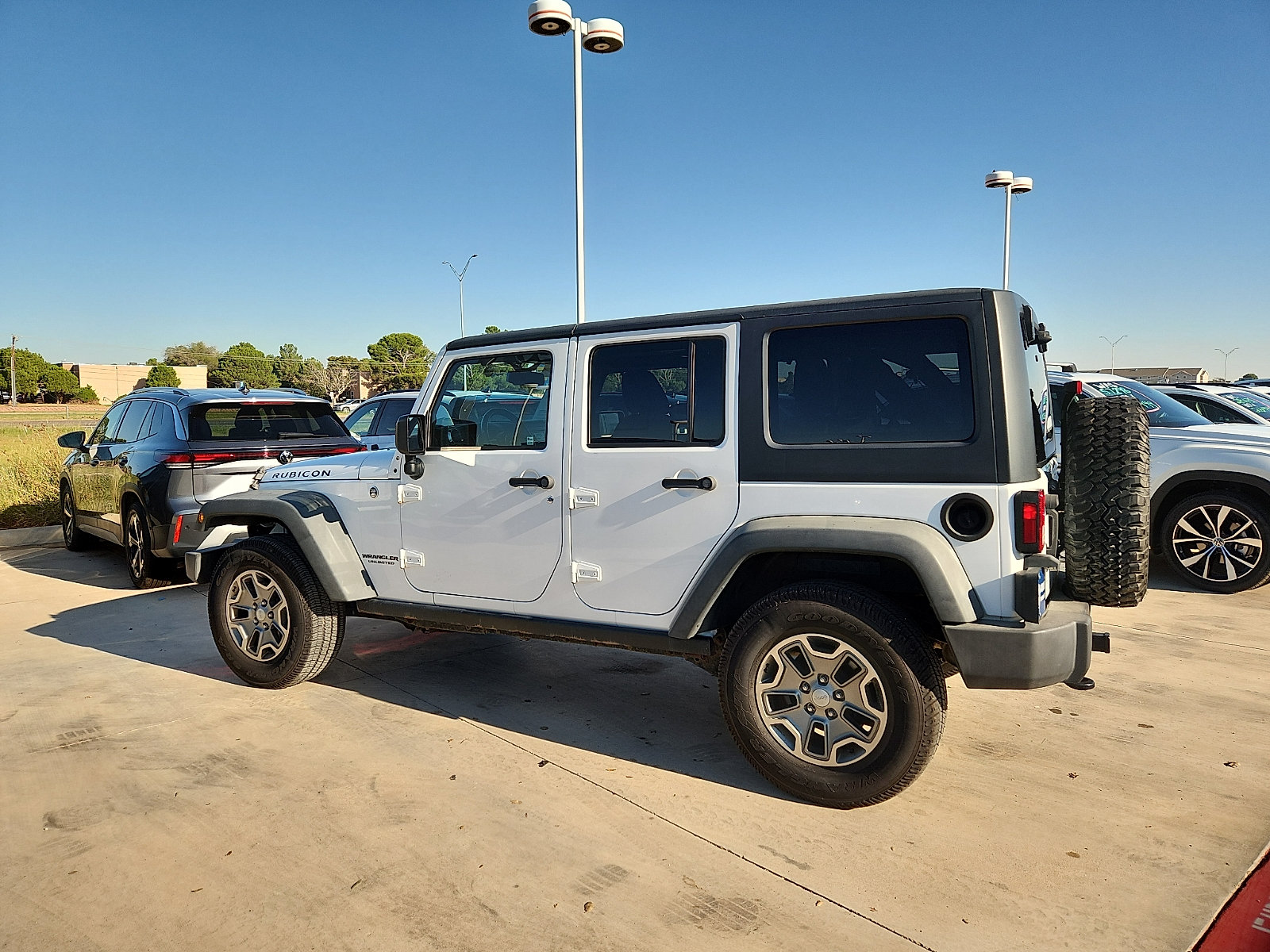 Used 2017 Jeep Wrangler Unlimited Rubicon AWD/4WD image 3
