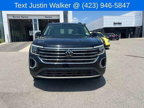 Certified 2026 Volkswagen Atlas SE FWD image 2