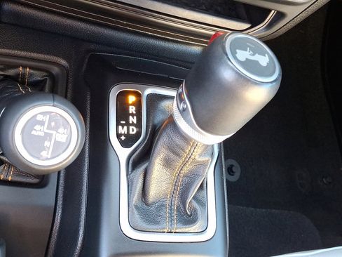 Used 2022 Jeep Wrangler Unlimited Sahara image 27