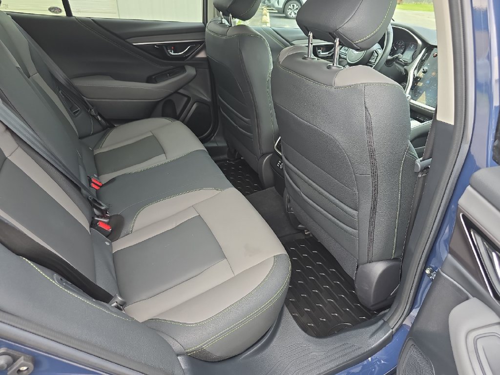 Used 2025 Subaru Outback Onyx Edition AWD/4WD image 33