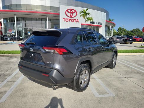 Used 2025 Toyota RAV4 XLE w/ Convenience Package FWD image 7