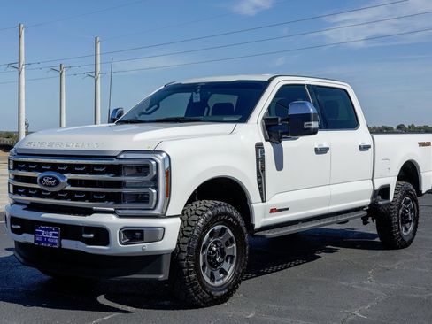 Used 2024 Ford F250 Platinum w/ Tremor Off-Road Package image 3