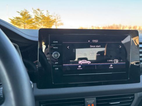 Used 2025 Volkswagen Jetta Sport image 21