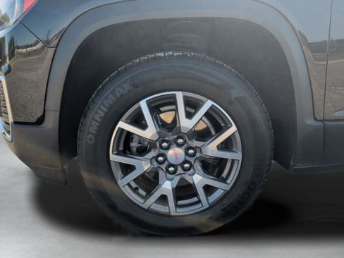 Used 2023 GMC Acadia SLE image 12