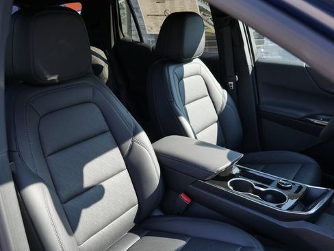 New 2026 Chevrolet Equinox LT AWD/4WD image 11