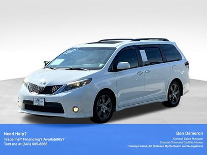 Used 2017 Toyota Sienna SE Premium