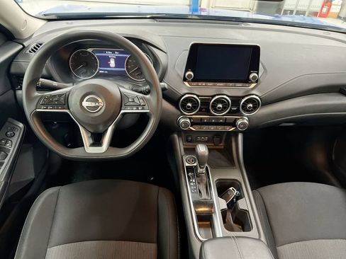 Used 2025 Nissan Sentra SV FWD image 10